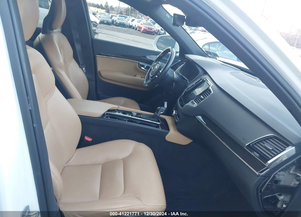 2018 VOLVO XC90 T6 MOMENTUM VIN: YV4A22PK4J1368692
