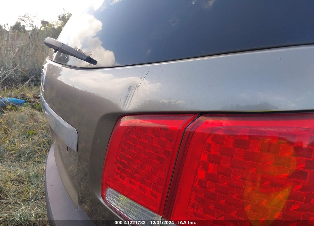 2011 KIA SORENTO EX VIN: 5XYKUCA19BG034294