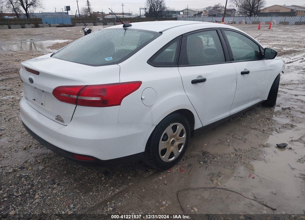 2015 FORD FOCUS VIN: 1FADP3E20FL306038