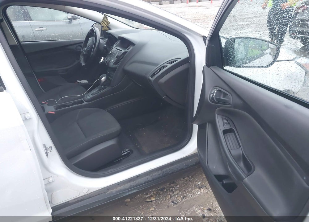 2015 FORD FOCUS VIN: 1FADP3E20FL306038
