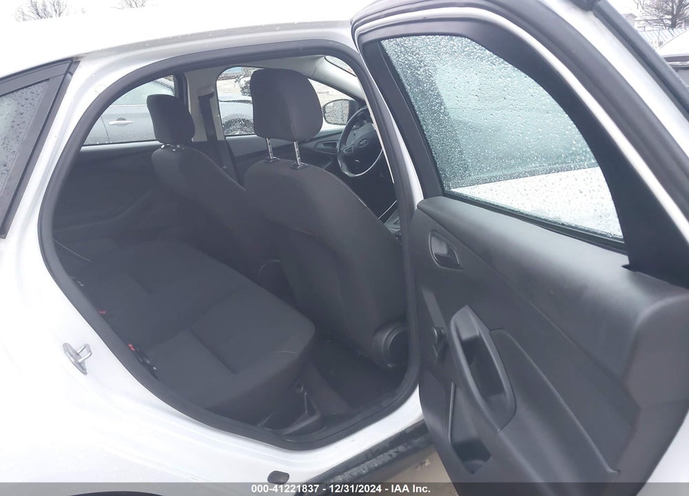 2015 FORD FOCUS VIN: 1FADP3E20FL306038
