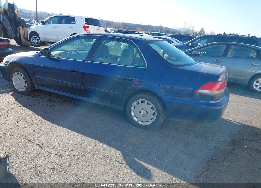 2001 HONDA ACCORD 2.3 LX VIN: JHMCG55401C028395