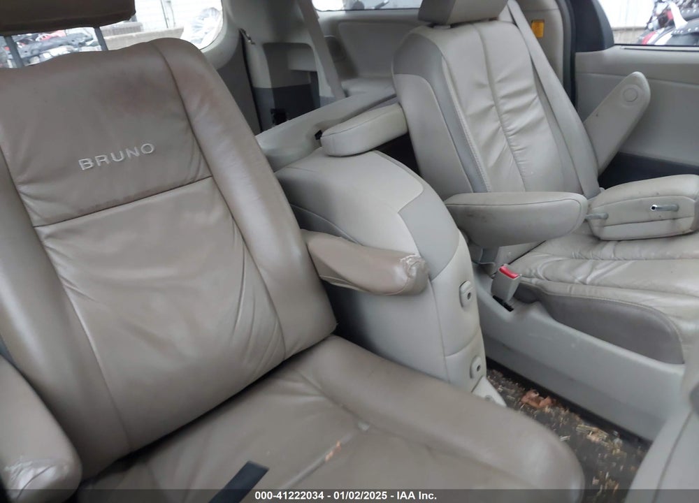 2011 TOYOTA SIENNA XLE LIMITED VIN: 5TDDK3DC5BS019368