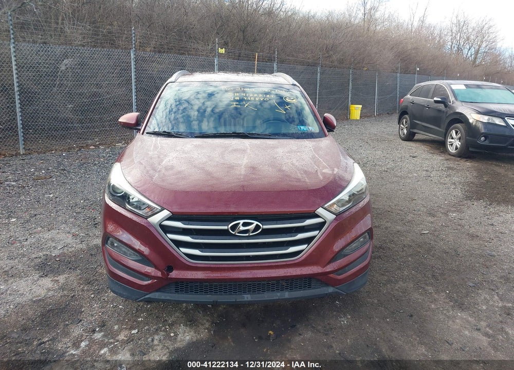 2017 HYUNDAI TUCSON SE VIN: KM8J3CA41HU445880