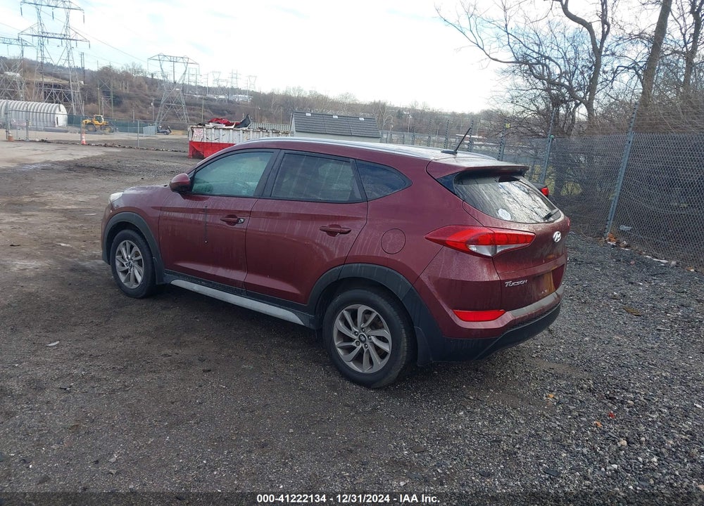 2017 HYUNDAI TUCSON SE VIN: KM8J3CA41HU445880
