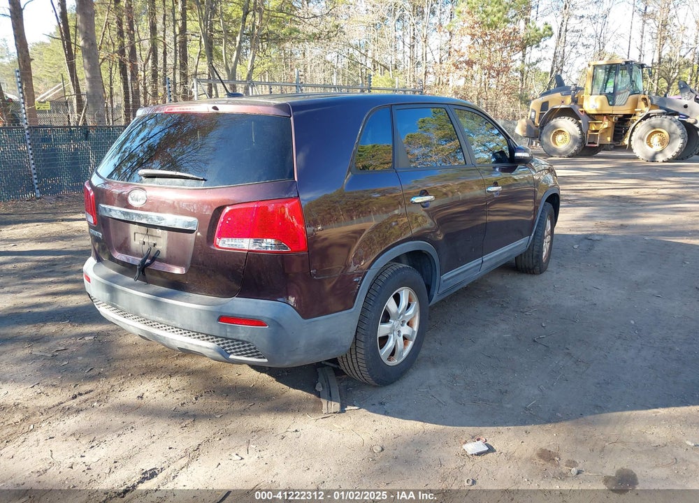 2011 KIA SORENTO LX VIN: 5XYKT3A15BG126974