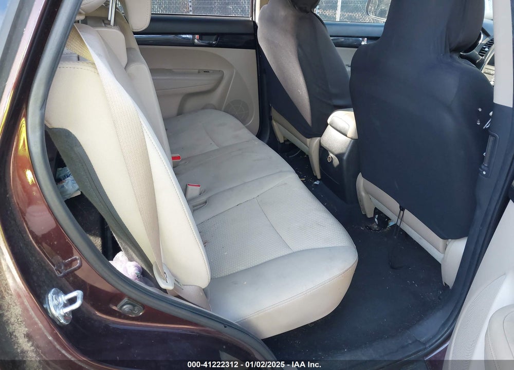 2011 KIA SORENTO LX VIN: 5XYKT3A15BG126974