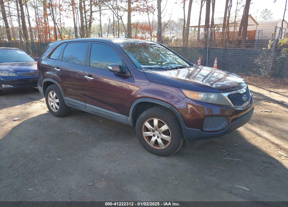 2011 KIA SORENTO LX VIN: 5XYKT3A15BG126974