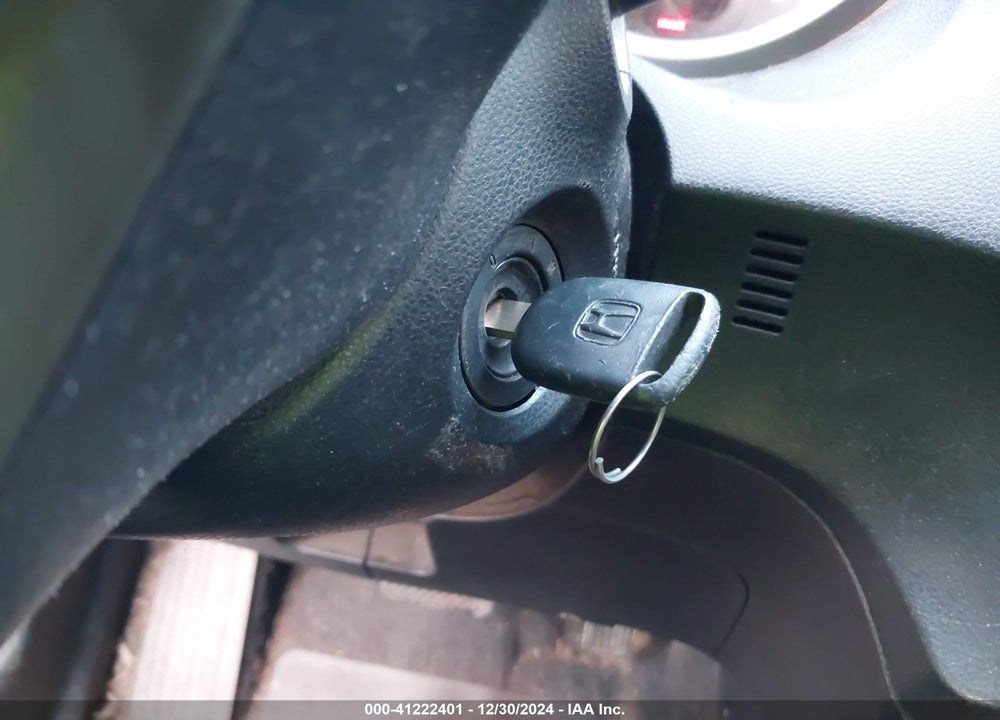 2010 HONDA FIT VIN: JHMGE8H27AS000635