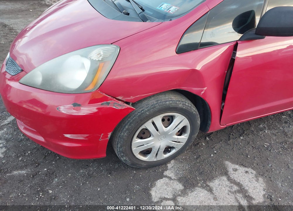 2010 HONDA FIT VIN: JHMGE8H27AS000635