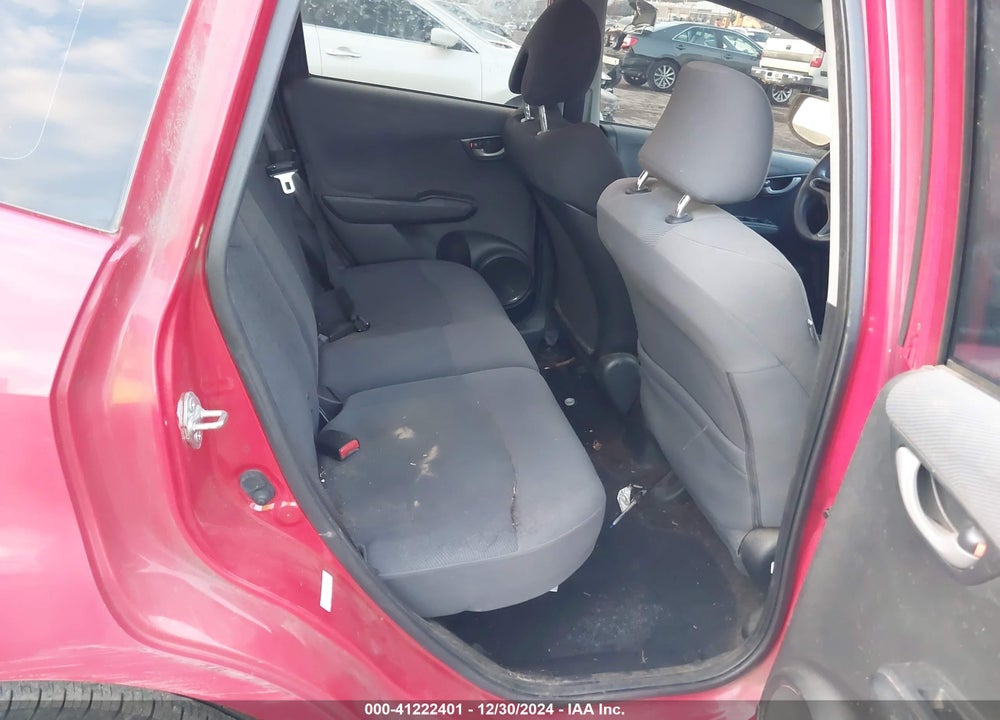 2010 HONDA FIT VIN: JHMGE8H27AS000635