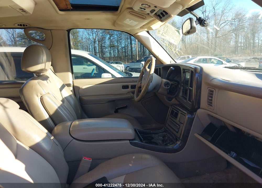 2005 GMC YUKON XL 1500 DENALI VIN: 1GKFK66U15J185845