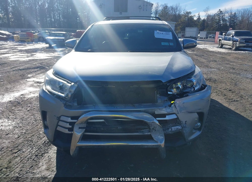 2018 TOYOTA HIGHLANDER LE PLUS VIN: 5TDBZRFH4JS884880