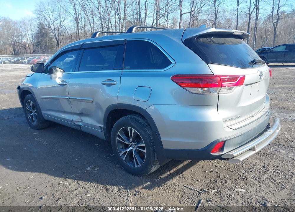 2018 TOYOTA HIGHLANDER LE PLUS VIN: 5TDBZRFH4JS884880