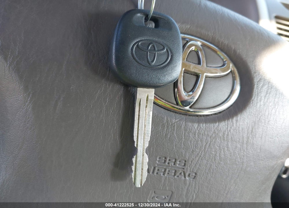 2002 TOYOTA CAMRY XLE VIN: 4T1BE32K82U108335
