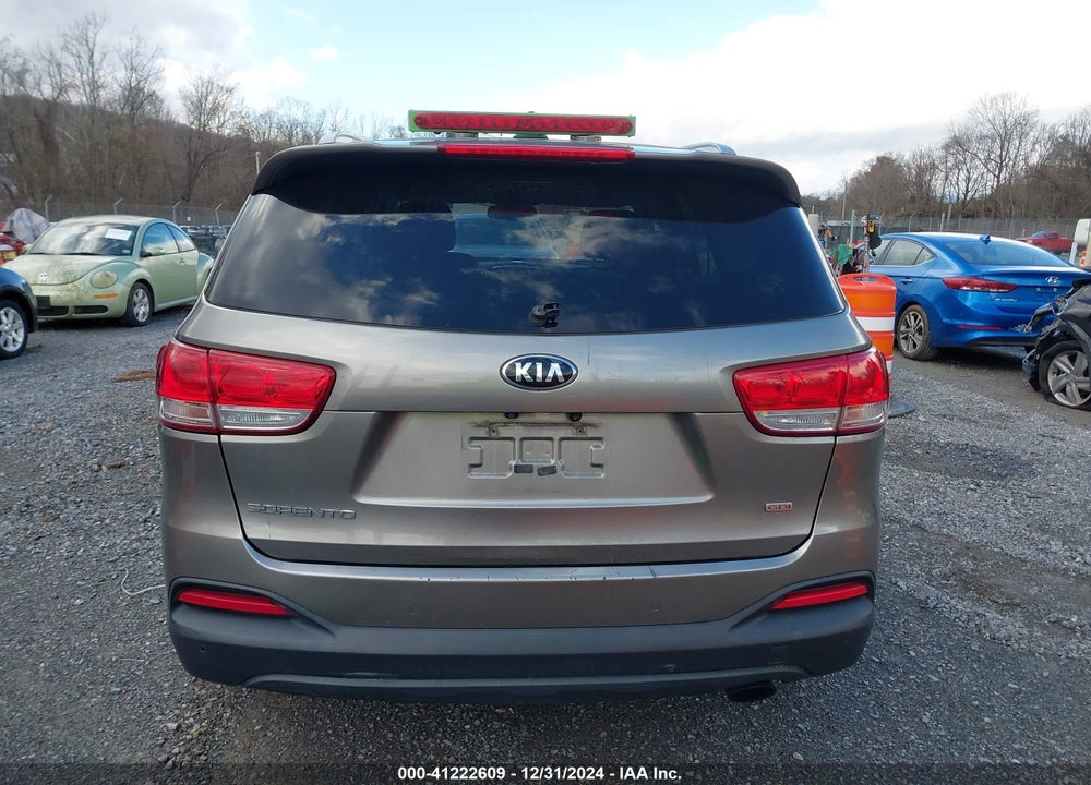 2016 KIA SORENTO 2.4L LX VIN: 5XYPG4A37GG052045