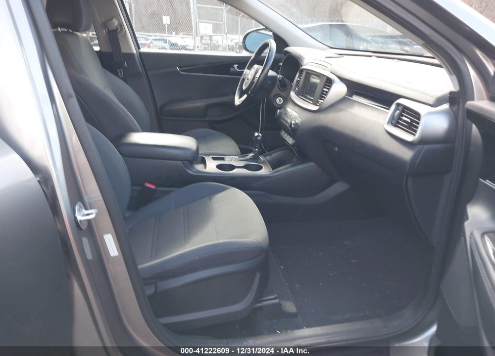 2016 KIA SORENTO 2.4L LX VIN: 5XYPG4A37GG052045
