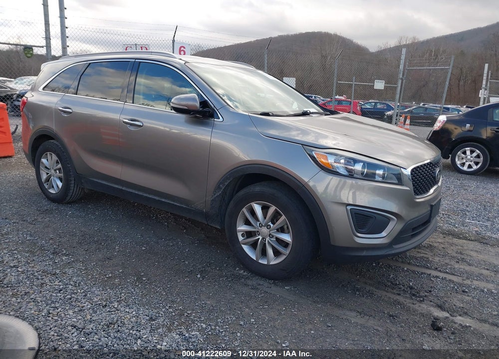2016 KIA SORENTO 2.4L LX VIN: 5XYPG4A37GG052045