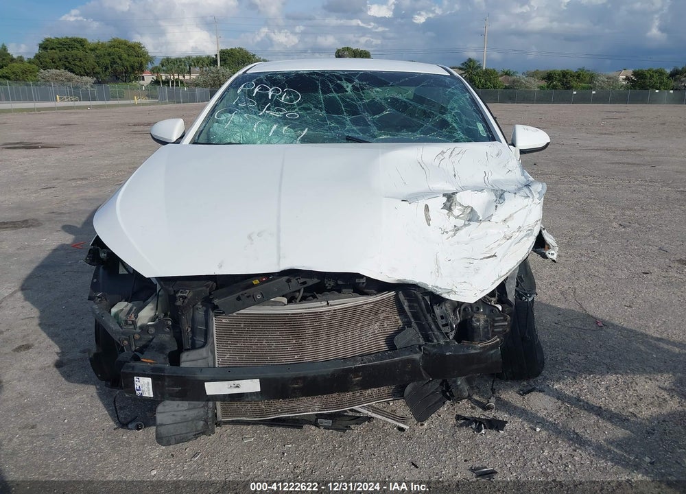 2019 HYUNDAI ELANTRA VIN: 5NPD74LF6KH429914