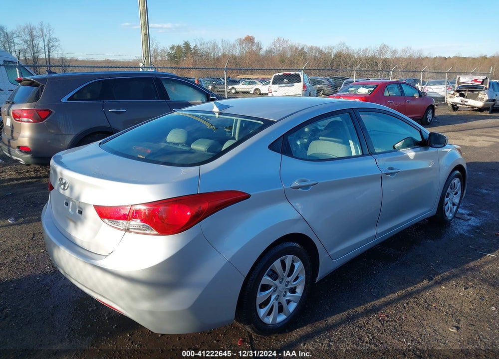 2012 HYUNDAI ELANTRA VIN: 5NPDH4AE7CH077127
