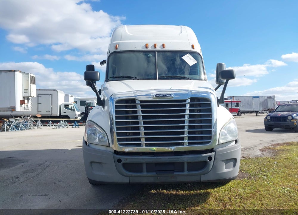 2018 FREIGHTLINER CASCADIA 125 VIN: 3AKJGLDR3JSHV1572
