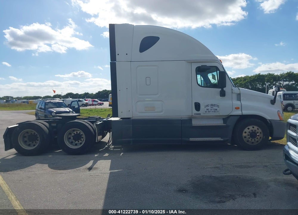 2018 FREIGHTLINER CASCADIA 125 VIN: 3AKJGLDR3JSHV1572