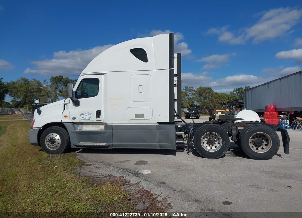 2018 FREIGHTLINER CASCADIA 125 VIN: 3AKJGLDR3JSHV1572