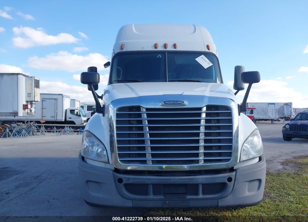 2018 FREIGHTLINER CASCADIA 125 VIN: 3AKJGLDR3JSHV1572