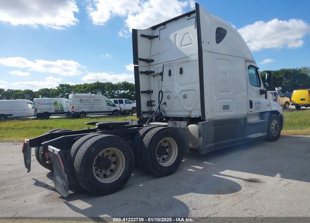 2018 FREIGHTLINER CASCADIA 125 VIN: 3AKJGLDR3JSHV1572