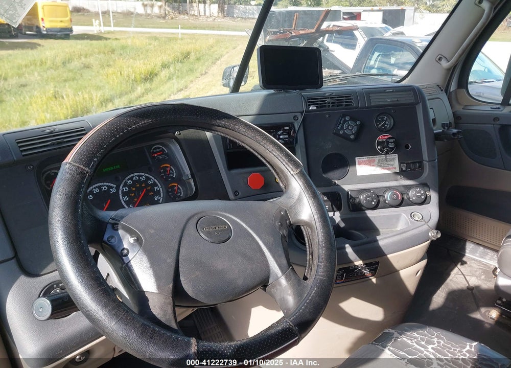 2018 FREIGHTLINER CASCADIA 125 VIN: 3AKJGLDR3JSHV1572