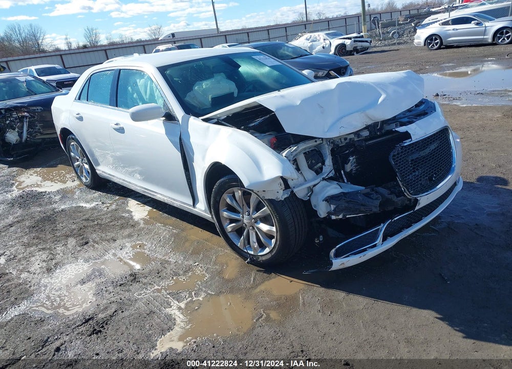 2018 CHRYSLER 300 TOURING AWD VIN: 2C3CCARG8JH324776