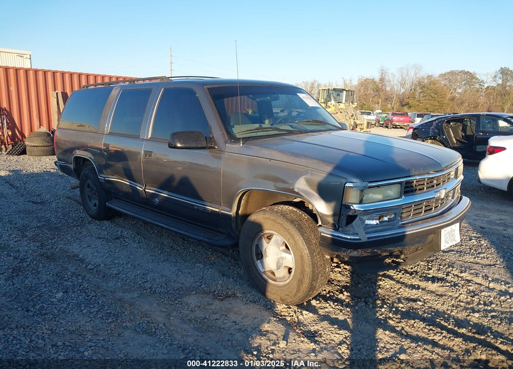 1999 CHEVROLET SUBURBAN 1500 LT VIN: 3GNFK16R3XG147202