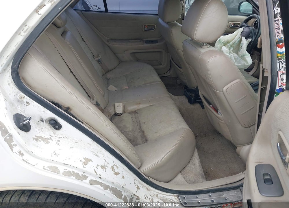 2001 LEXUS IS 300 VIN: JTHBD182610005714