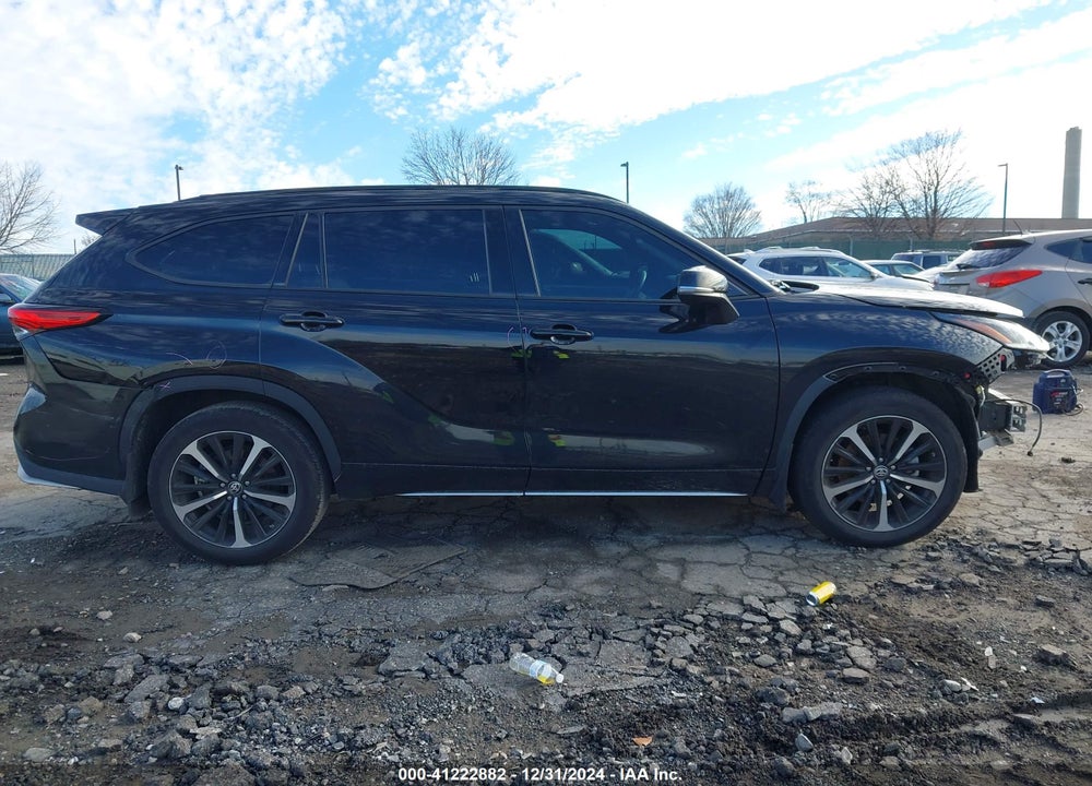 2021 TOYOTA HIGHLANDER XSE VIN: 5TDLZRBH3MS121456