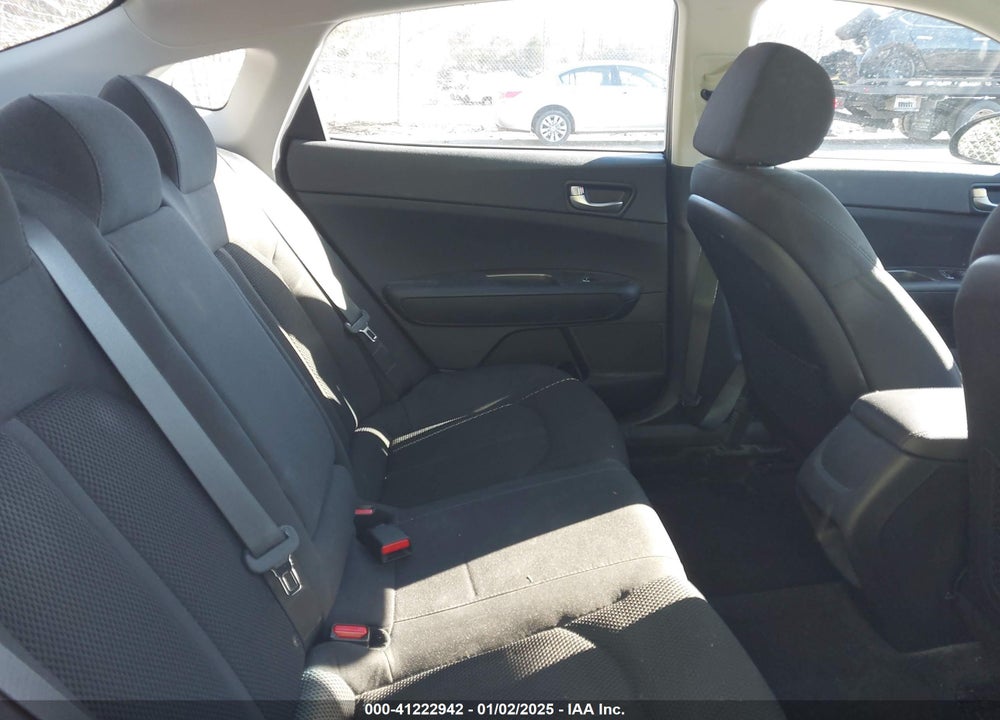 2019 KIA OPTIMA VIN: 5XXGT4L30KG308497