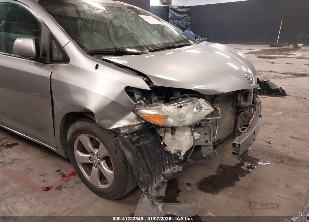 2011 TOYOTA SIENNA LE V6 VIN: 5TDKK3DC1BS003515