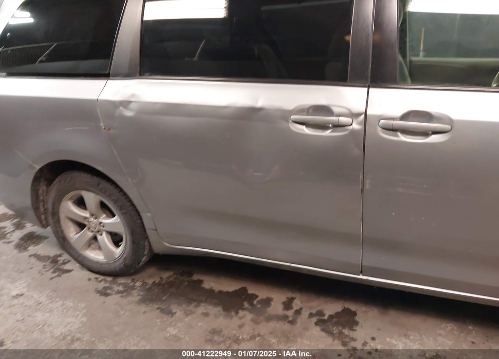 2011 TOYOTA SIENNA LE V6 VIN: 5TDKK3DC1BS003515