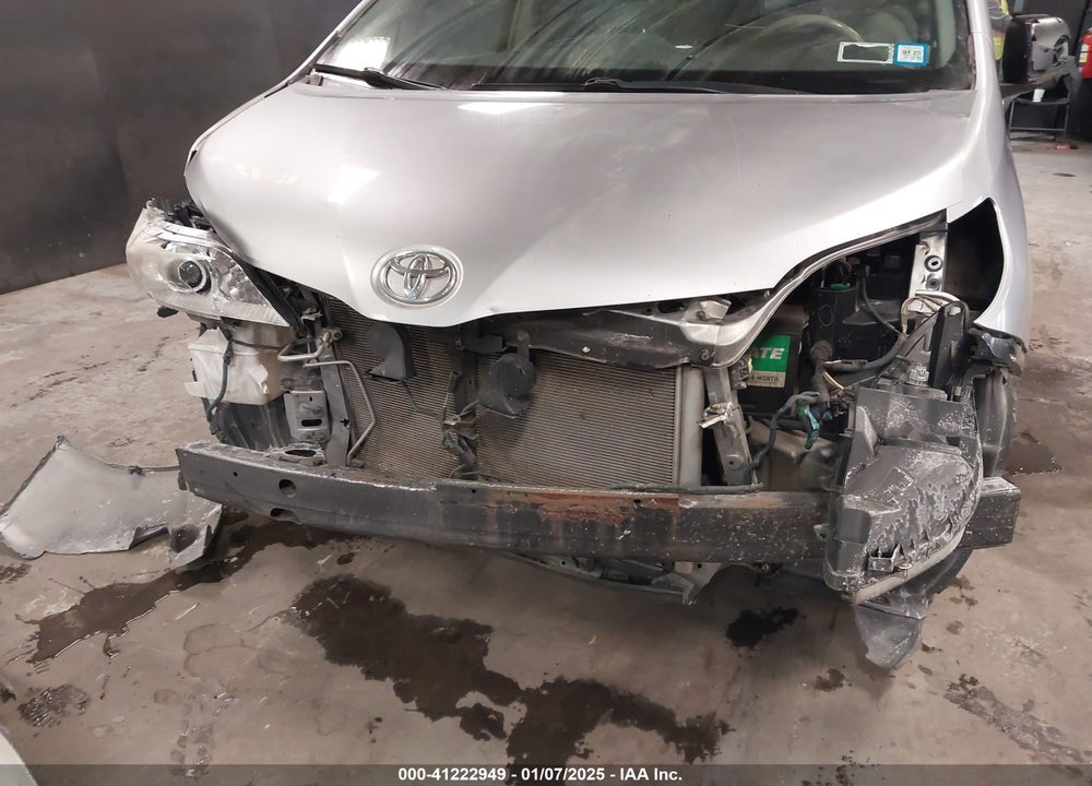 2011 TOYOTA SIENNA LE V6 VIN: 5TDKK3DC1BS003515