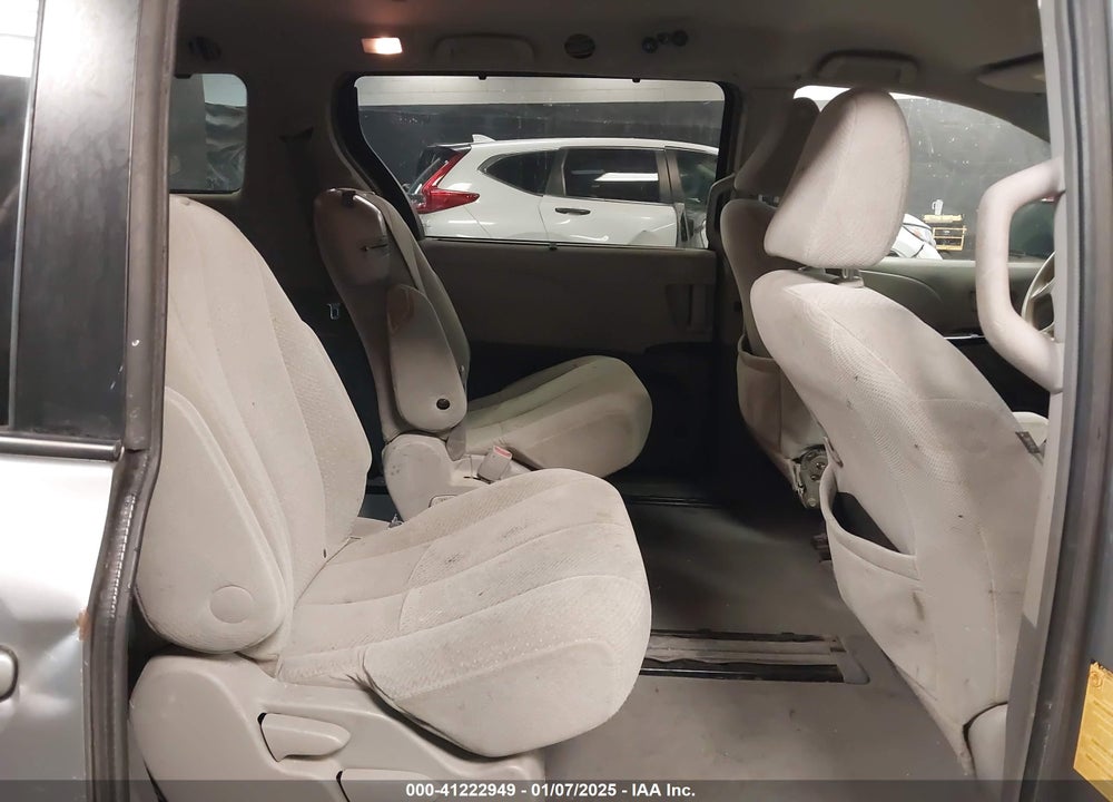 2011 TOYOTA SIENNA LE V6 VIN: 5TDKK3DC1BS003515