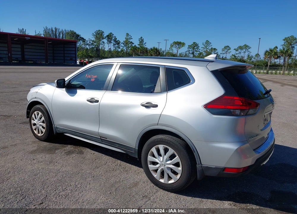 2017 NISSAN ROGUE S VIN: JN8AT2MT1HW406300