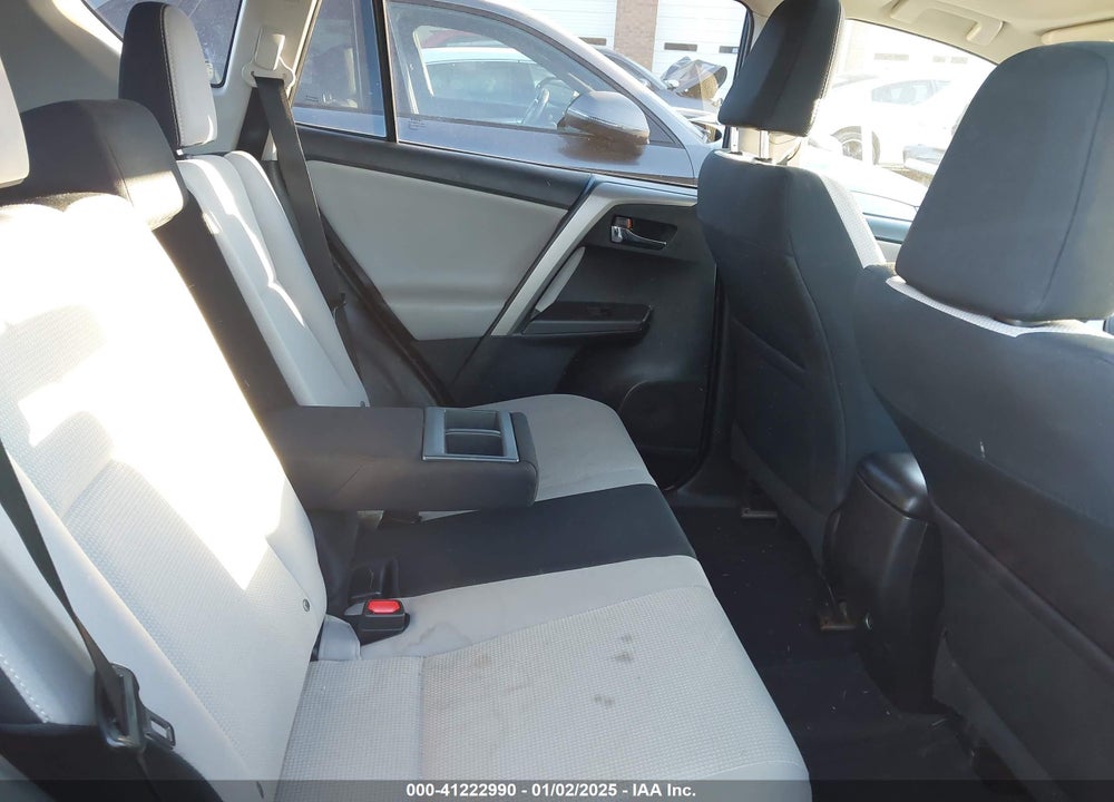 2016 TOYOTA RAV4 XLE VIN: 2T3WFREV2GW274758