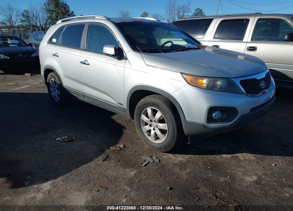 2013 KIA SORENTO LX V6 VIN: 5XYKTDA25DG382260