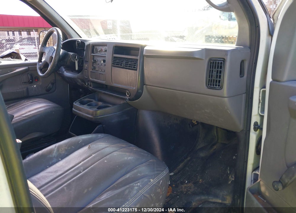 2005 CHEVROLET EXPRESS VIN: 1GCEG15X251186462