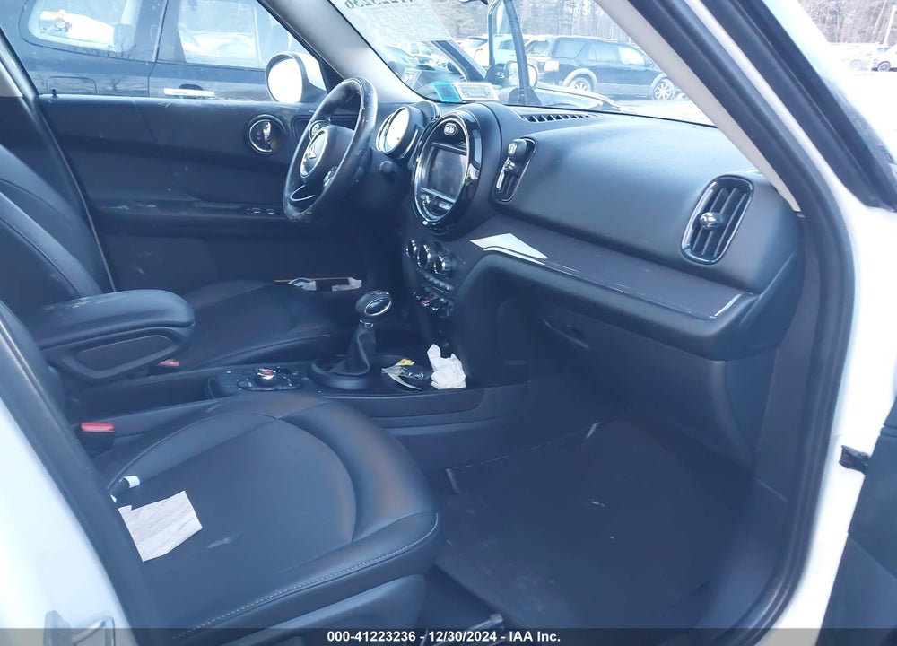 2019 MINI COUNTRYMAN COOPER VIN: WMZYV5C53K3E05220