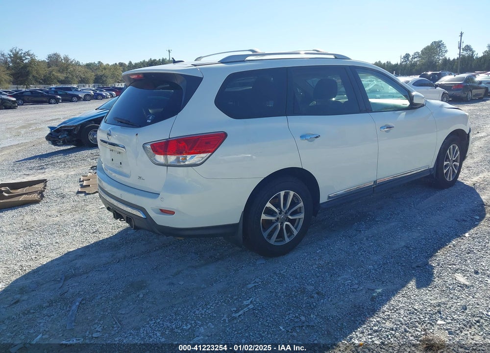2014 NISSAN PATHFINDER SL VIN: 5N1AR2MN7EC682582