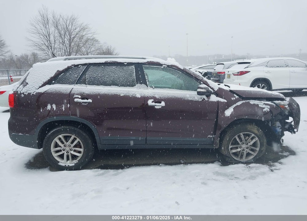 2015 KIA SORENTO VIN: 5XYKTDA62FG638330