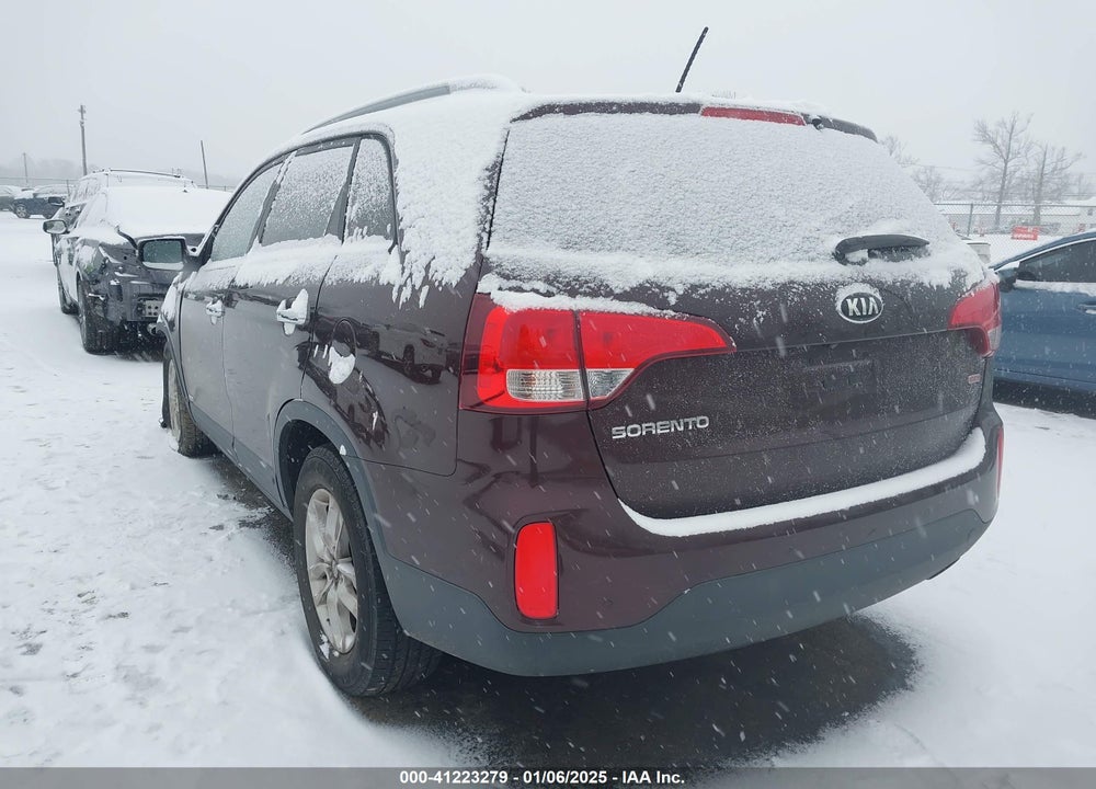 2015 KIA SORENTO VIN: 5XYKTDA62FG638330