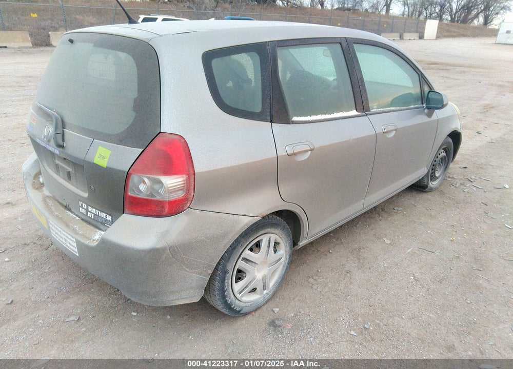 2007 HONDA FIT VIN: JHMGD38467S043413