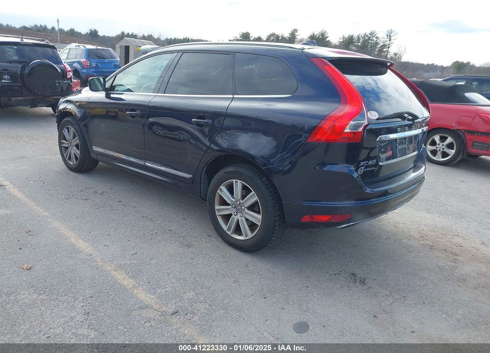 2017 VOLVO XC60 T5 INSCRIPTION VIN: YV440MRU3H2130429