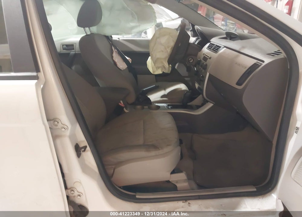 2010 FORD FOCUS SE VIN: 1FAHP3FN0AW121375
